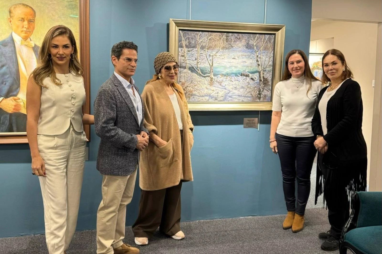 Türkan Şoray Atatürk'ün portresini gördüğünde duygusal anlar yaşadı