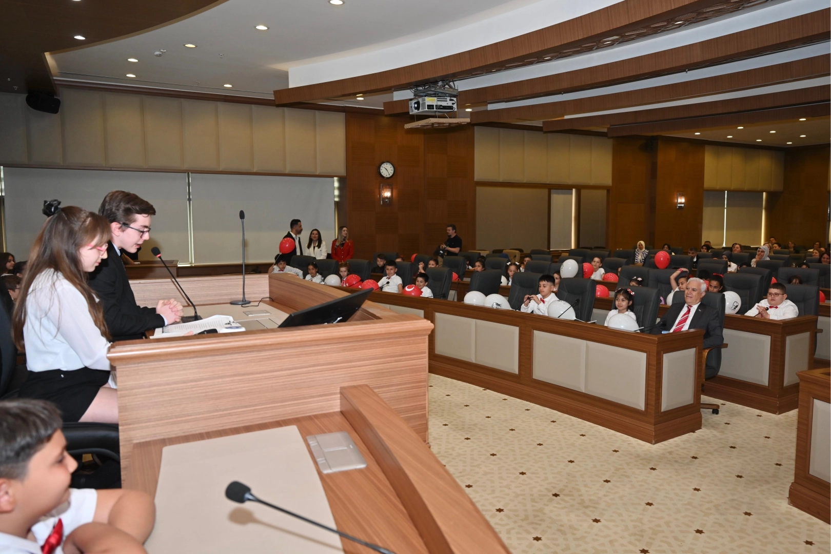 Büyükşehir Meclisi’nde söz çocukların