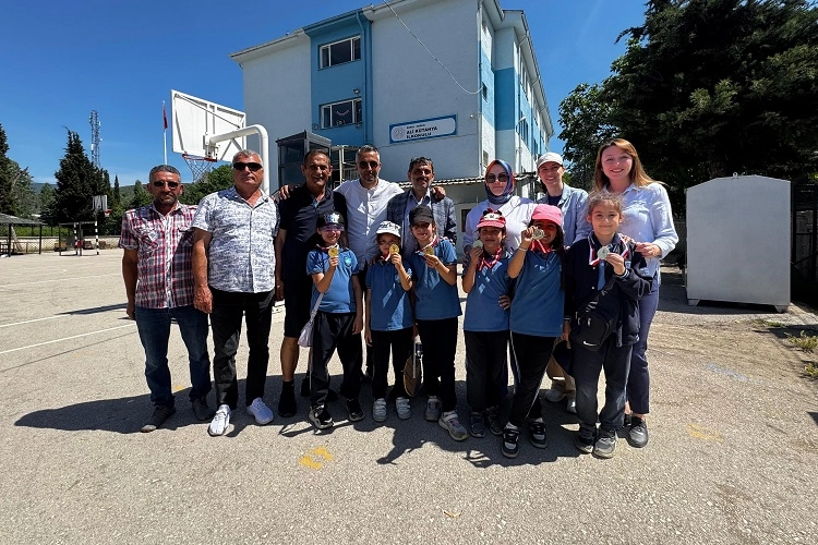 Bursa Gemlik Kent Konseyi'nden sahil temizliği