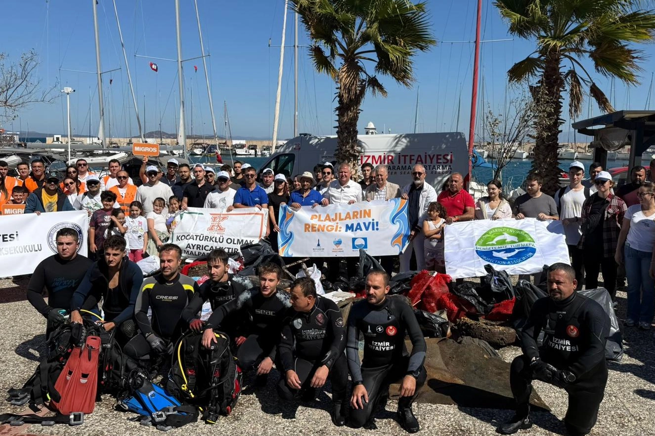 Urla'da kıyı ve deniz temizliği yapıldı.. Araba lastiği bile çıktı!