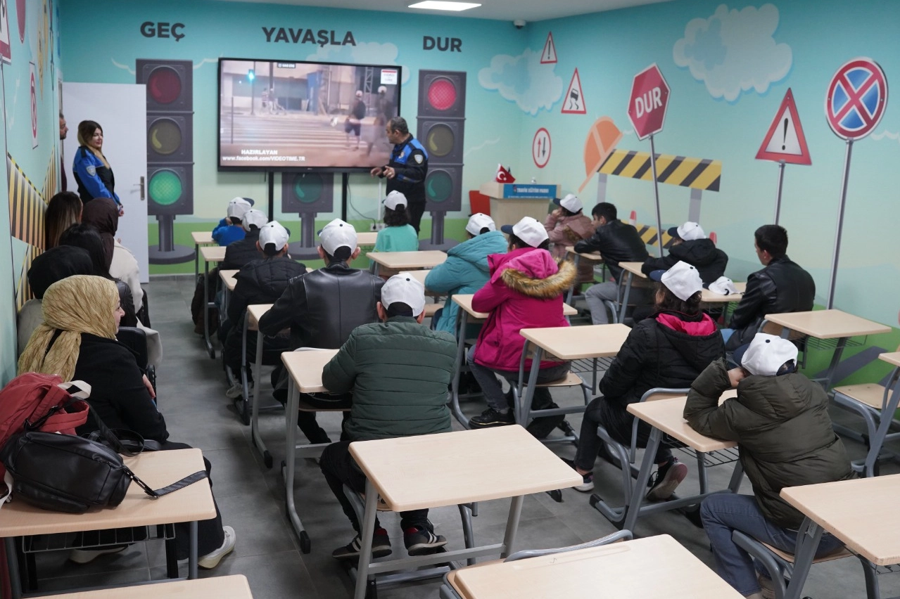 Kocaeli’de özel bireylere trafik bilinci eğitimi