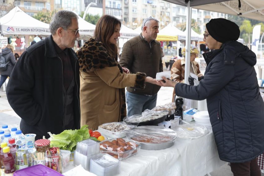 Mersin’de üretici kadın stantları gelir kapısı oluyor
