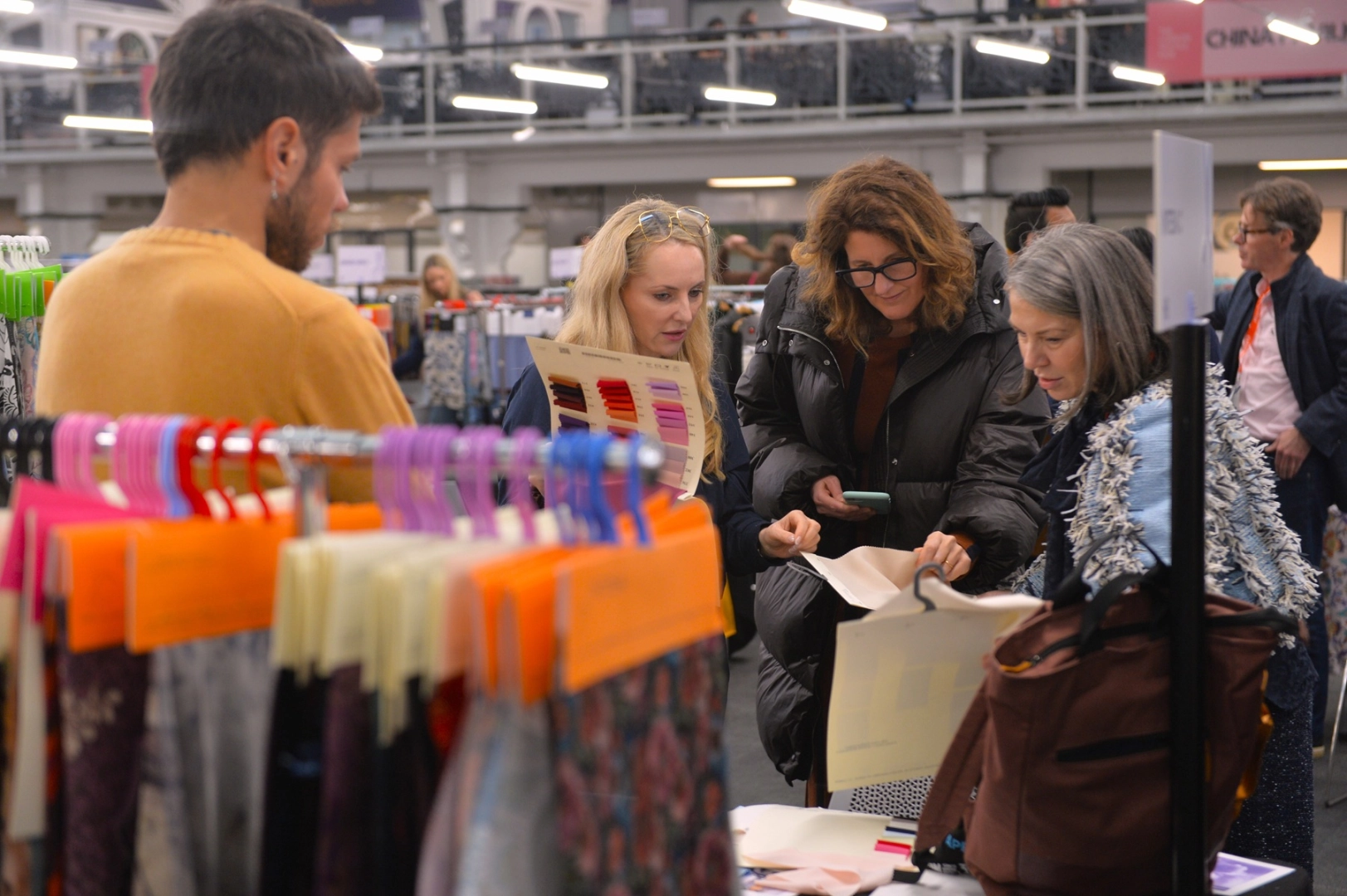 BTSO üyeleri Londra'da Türk tekstilinin gücünü gösterdi... Giysilik Kumaş UR-GE üyeleri The London Textile Fair’de