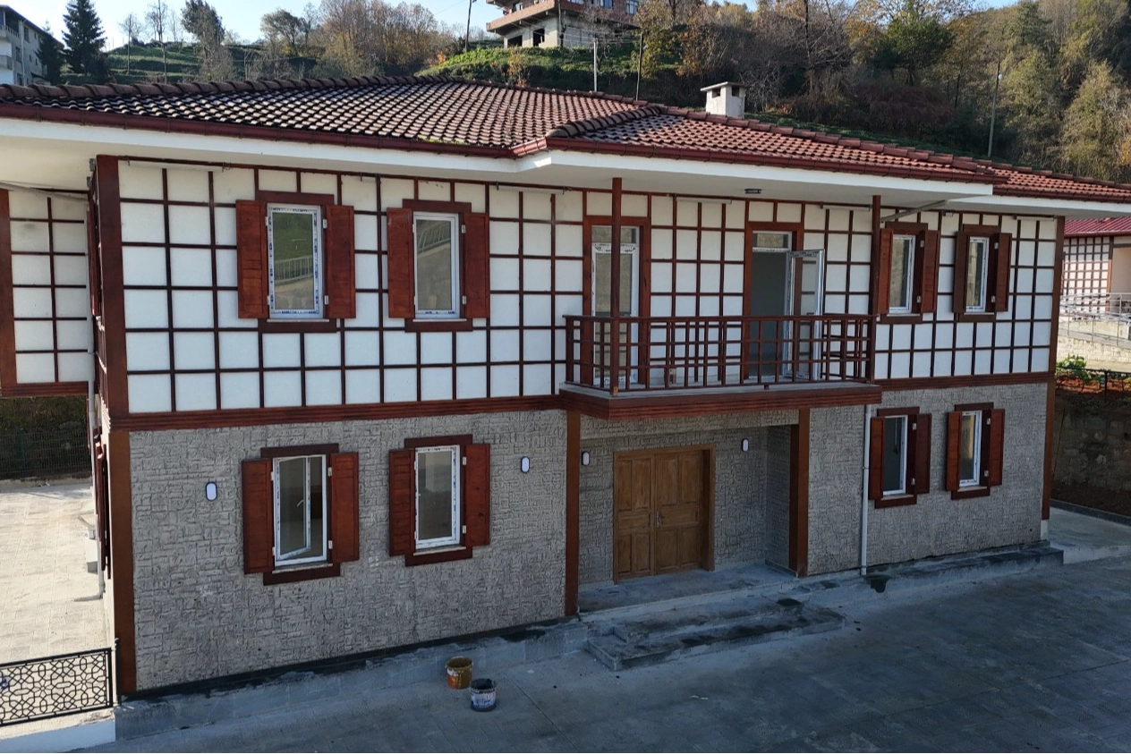 Trabzon'da Of Kavakpınar Millet Konağı yeniden hayat buldu