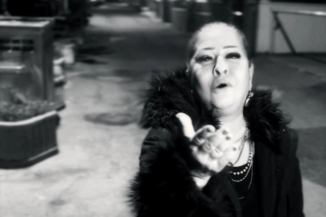 Yeliz'den Bağdat Caddesi'nde sokak konseri