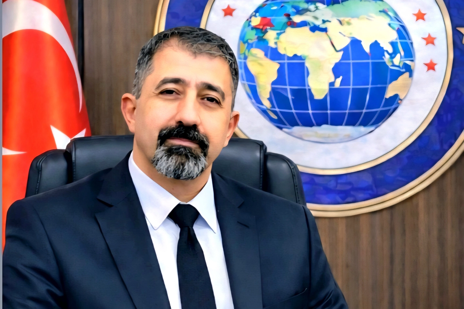 Dünya Türk Birliği Ege Bölge Başkanı'ndan Türk bayrağına yönelik saldırıya sert tepki