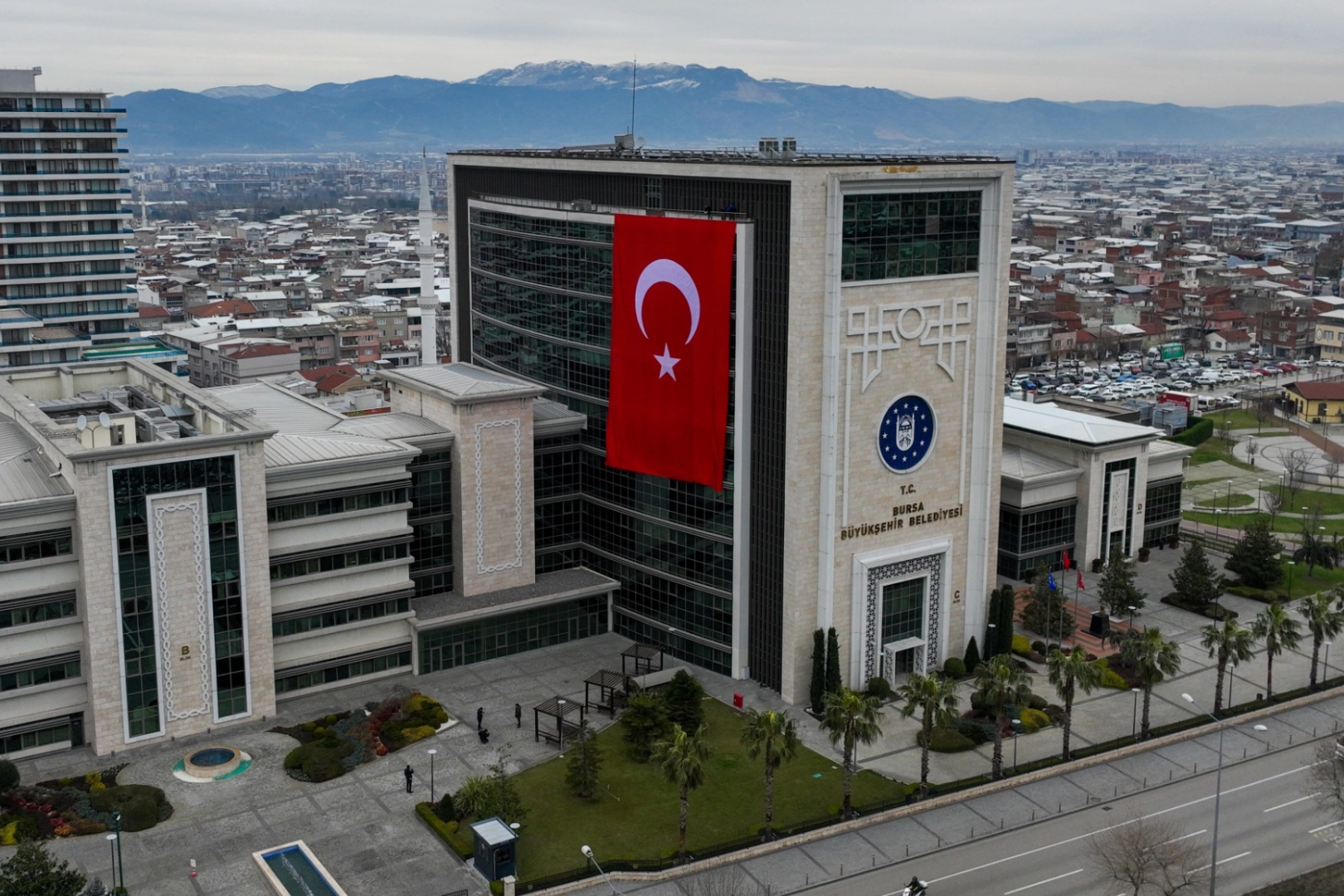 Bursa Büyükşehir, şehri Türk bayraklarıyla donatıyor