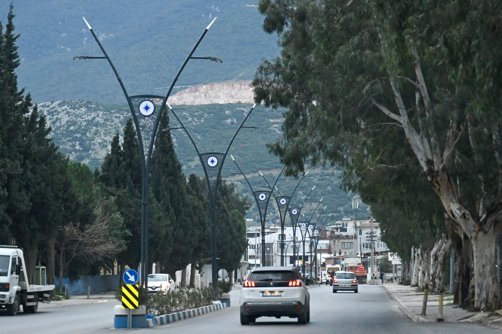İzmir Bornova’da Pınar Caddesi yenilendi
